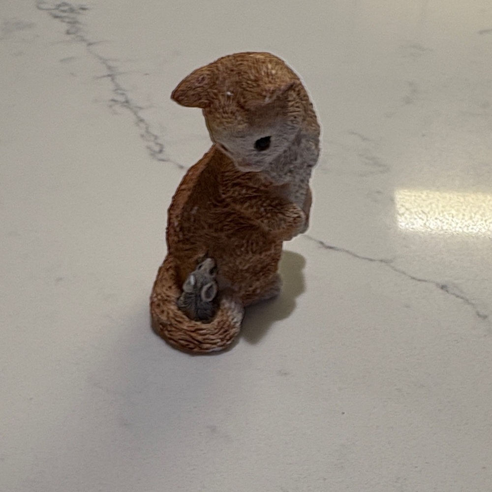 Set of Three Cat Figurines - Picture 4 of 9
